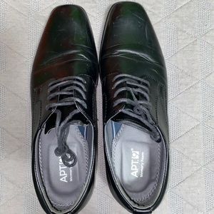 Apt. 9 Men’s size 8.5 black dress shoes